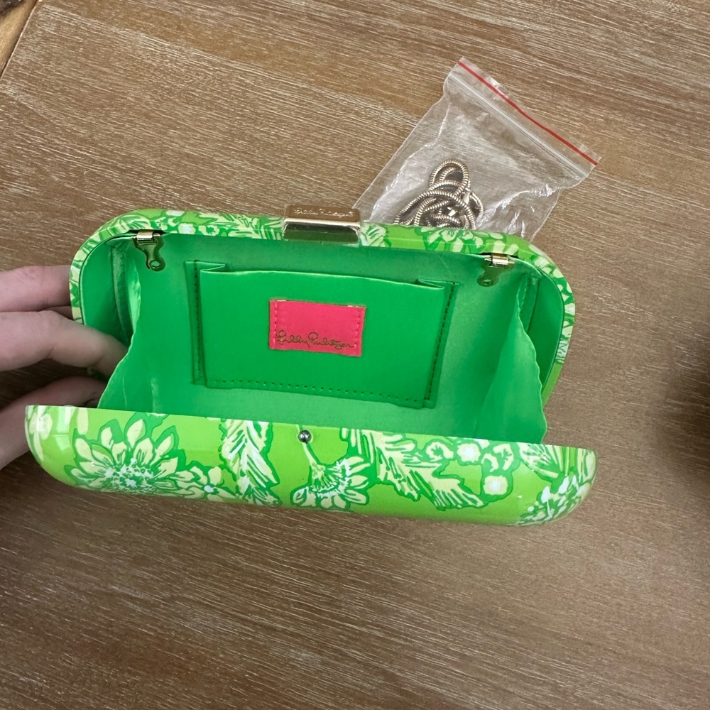NWOT Lilly Pulitzer Clutch - Picture 3 of 3